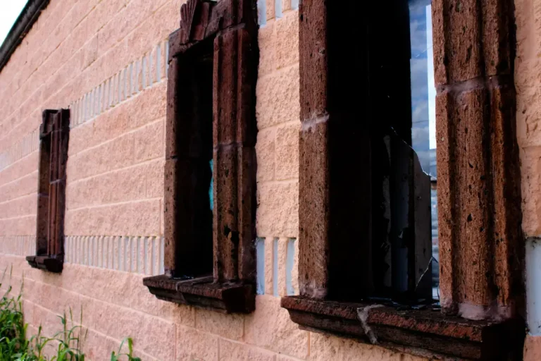 How to Maintain Stone Veneer and Keep It Looking New
