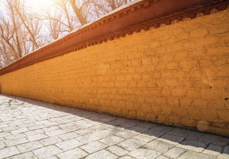 Benefits of Installing a Retaining Wall